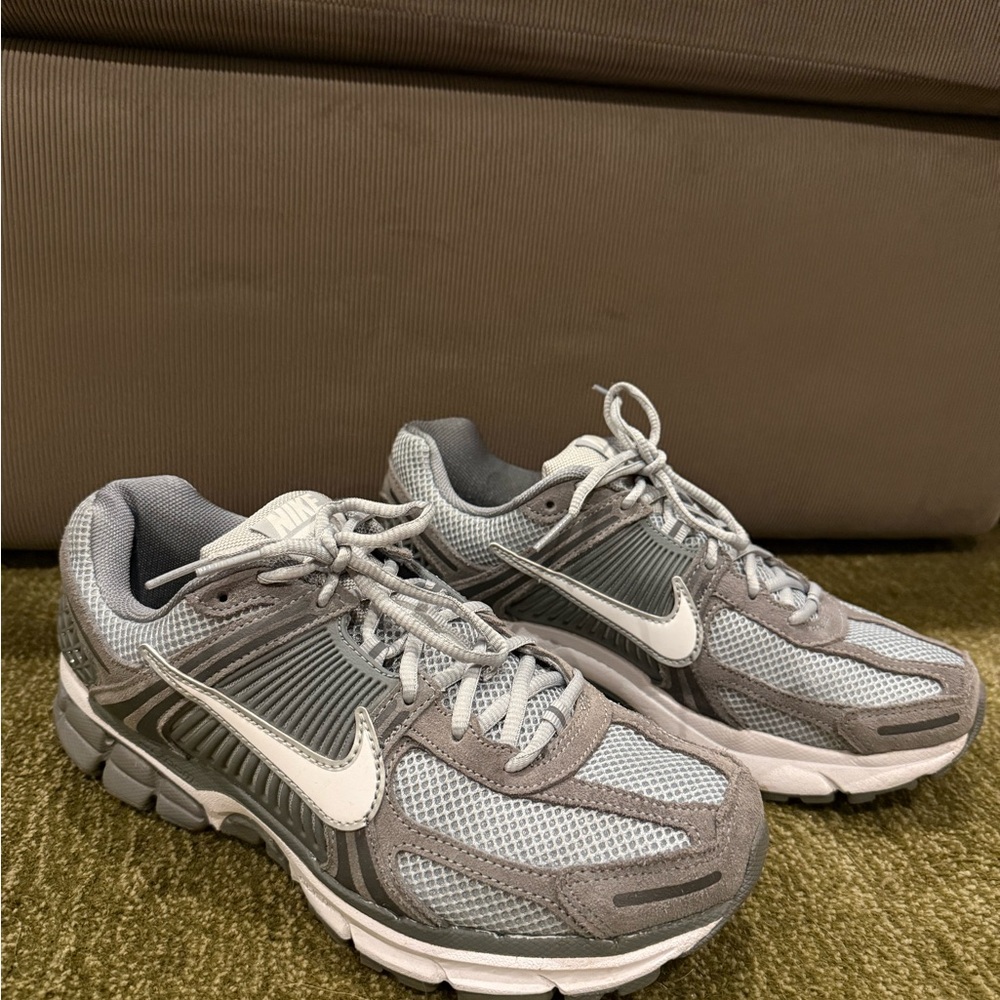 Nike Gray and White Men's Sneakers